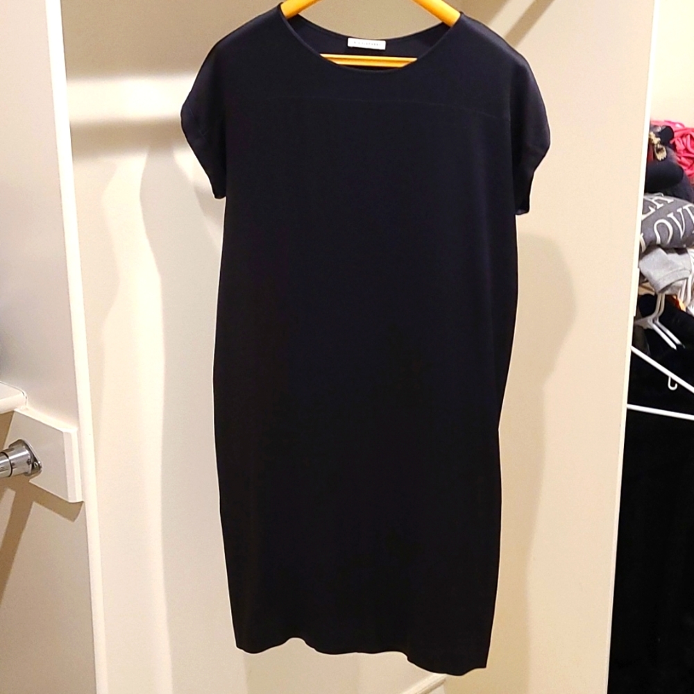 Elegant silky Nicole Farhi dress dark nazy.